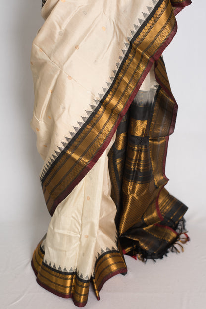 Rohini : Cream and Black Handwoven Pure Gadwal Silk Saree with Kanjivaram Style image 5
