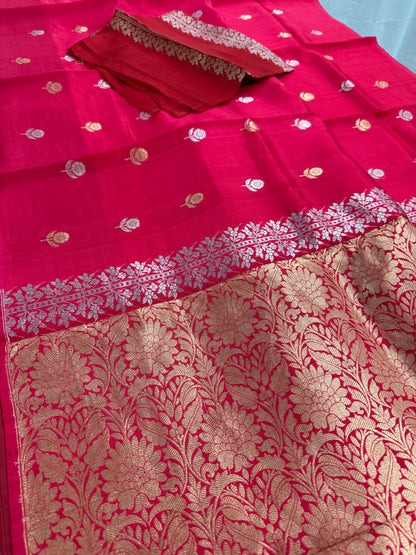 Scarlet Blossom : Silk Mark Certified Lightweight Red Banarasi Saree image 2