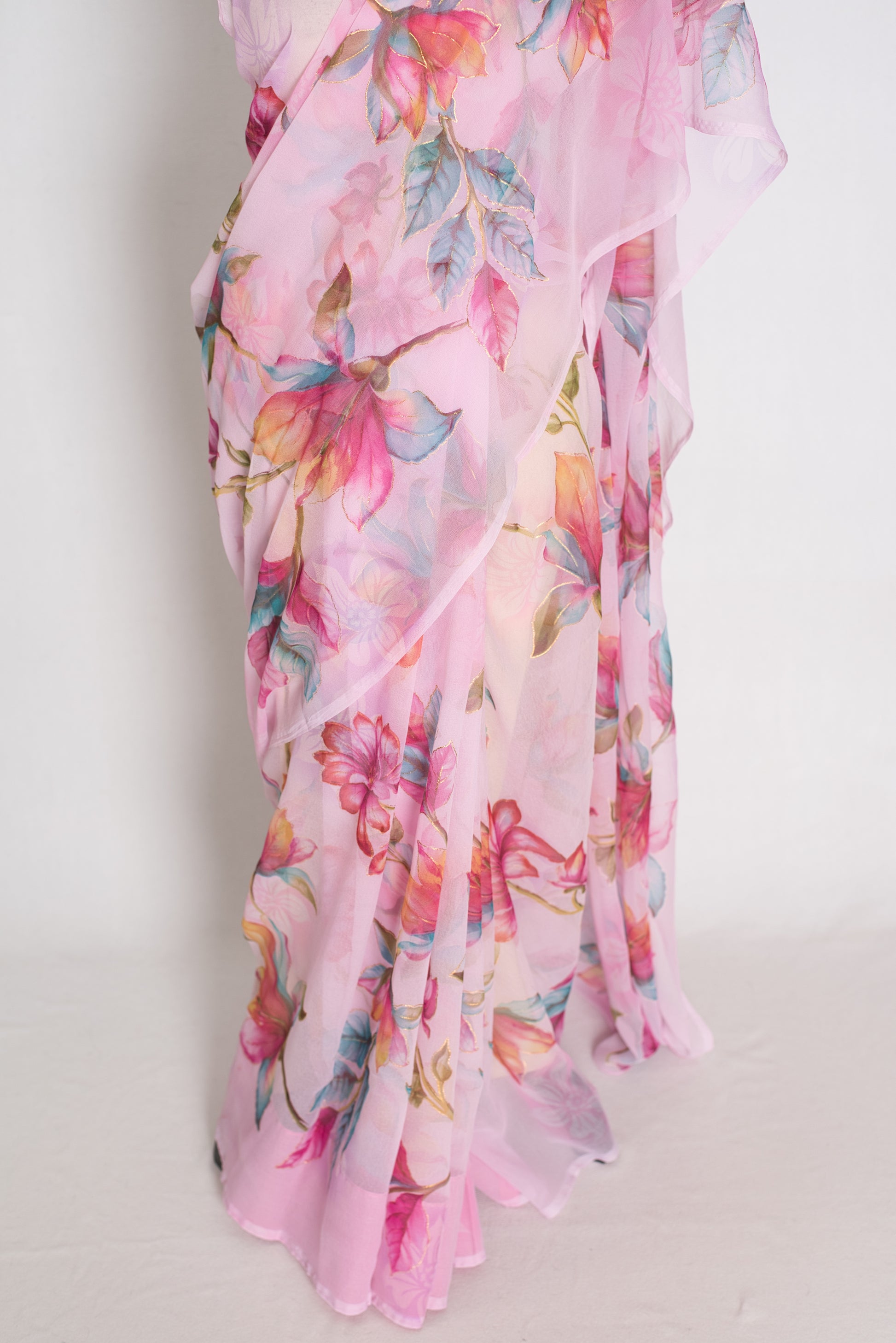 Lia : Pink Floral Printed Chiffon Saree – Budget-Friendly Summer Drape image 5