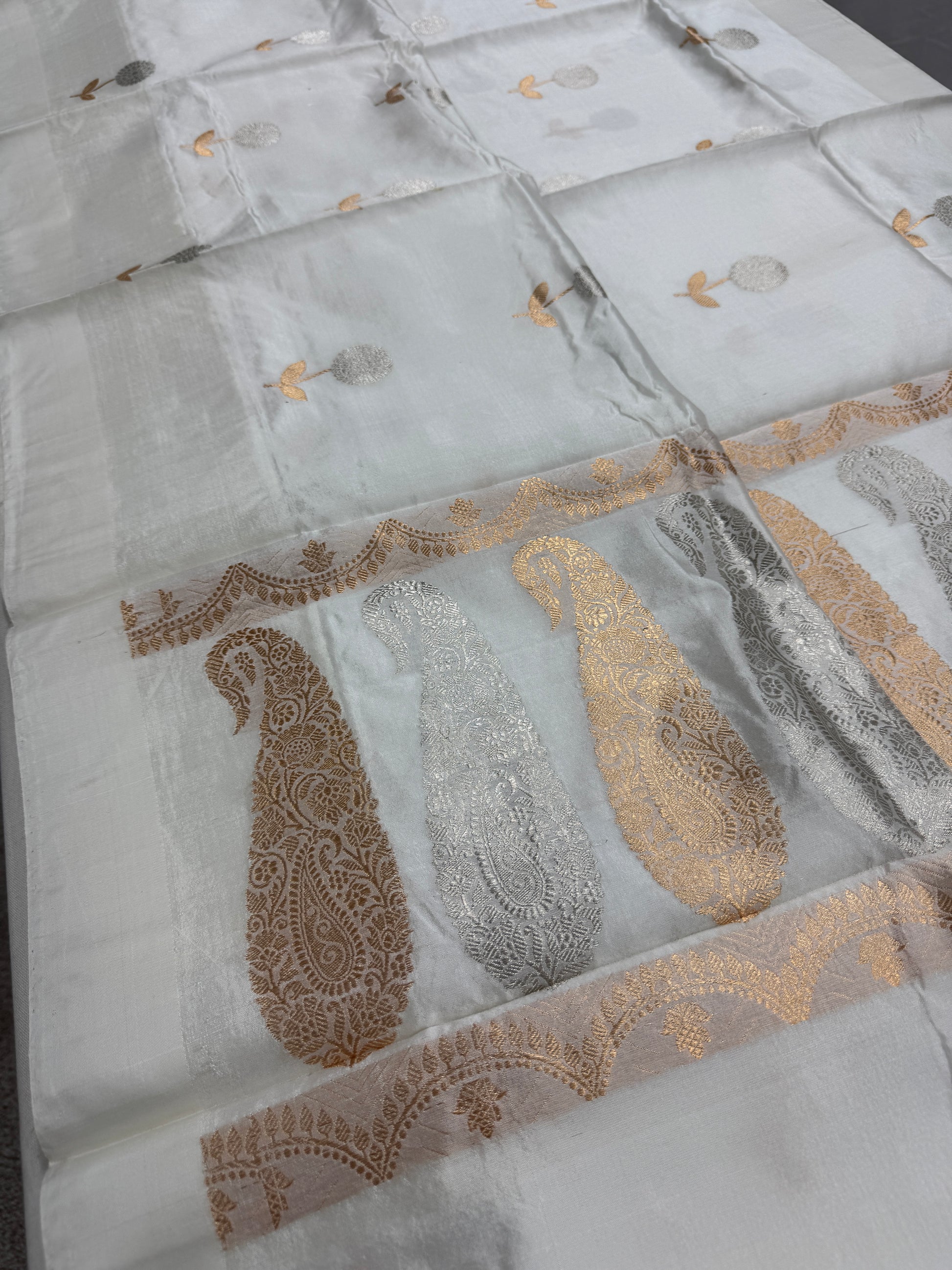 Ganga : White Silk Banarasi Saree with 36 Size Stitched Blouse image 4