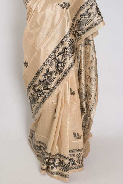 Matsya: Hand-Painted Madhubani Tussar Silk Saree | Fish Motif | Beige & Black image 6