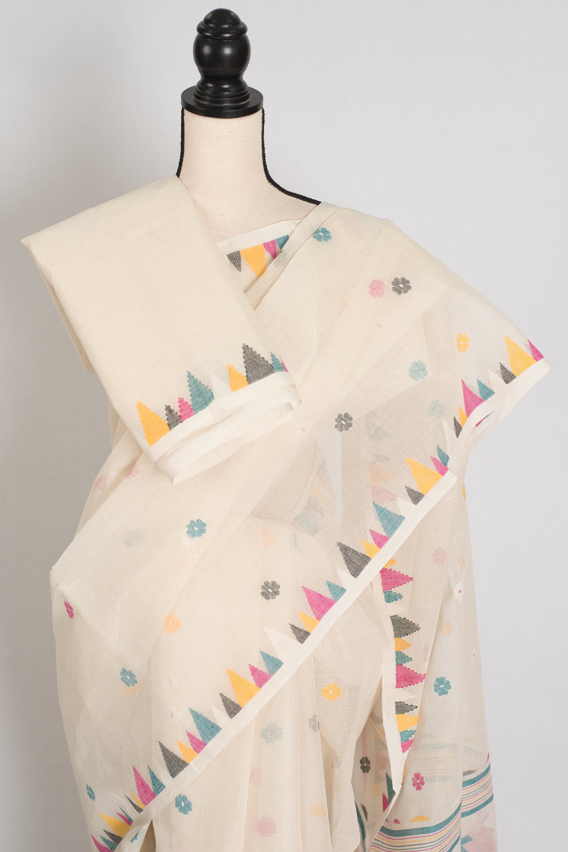 Meera | Off-White Pure Cotton Handwoven Jamdani Saree image 2