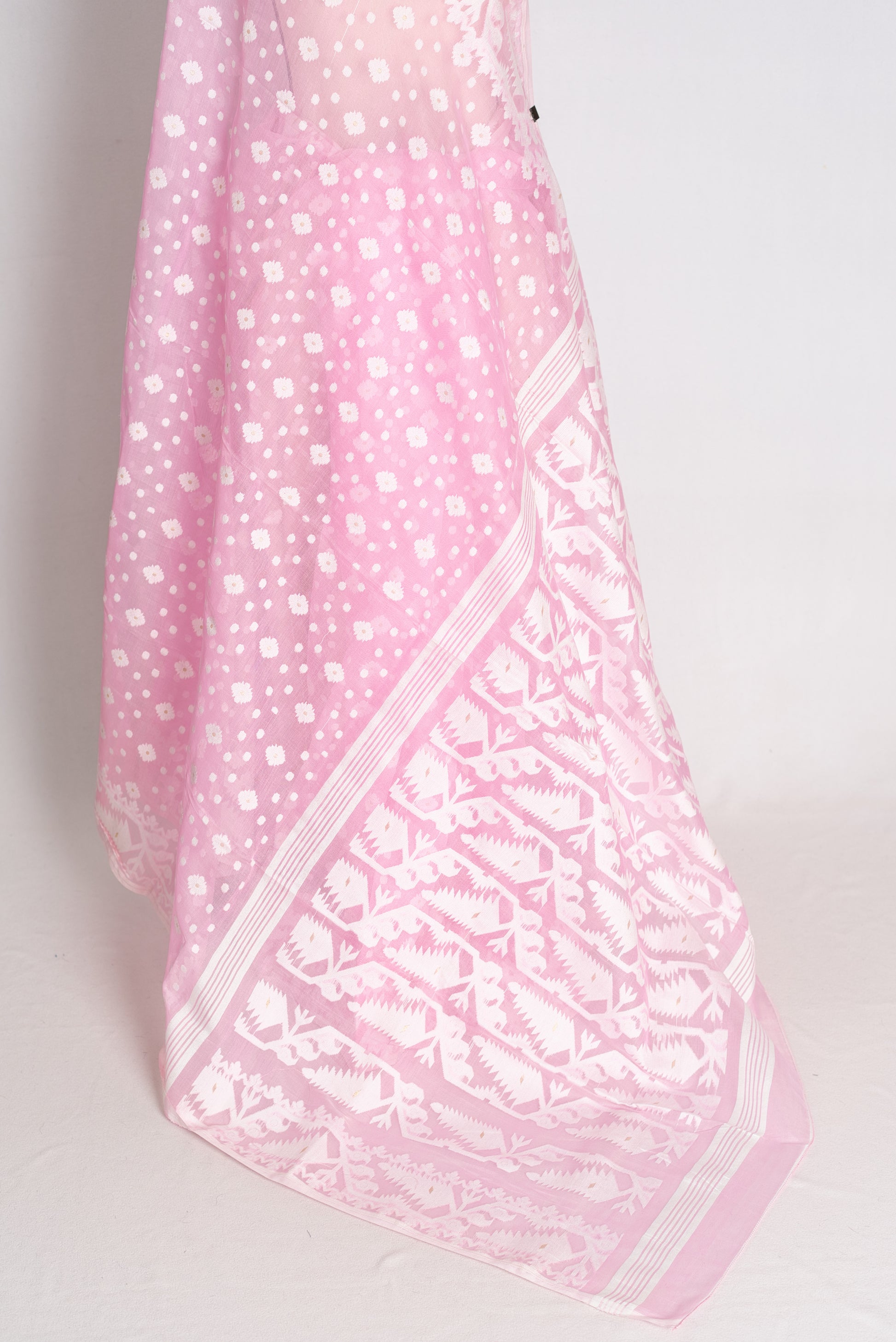 Mahua : Soft Pink and White Blended Soft Cotton Bengali Jamdani Saree image 3