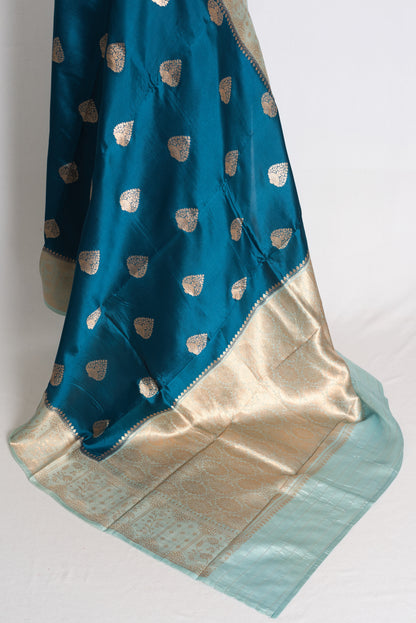 Jugagni: German Blue and Sea Green Mango Silk Banarasi Saree image 4