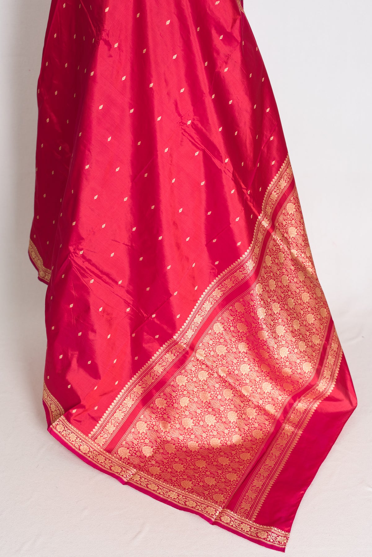 Rosy Pink Banarasi saree — detail view