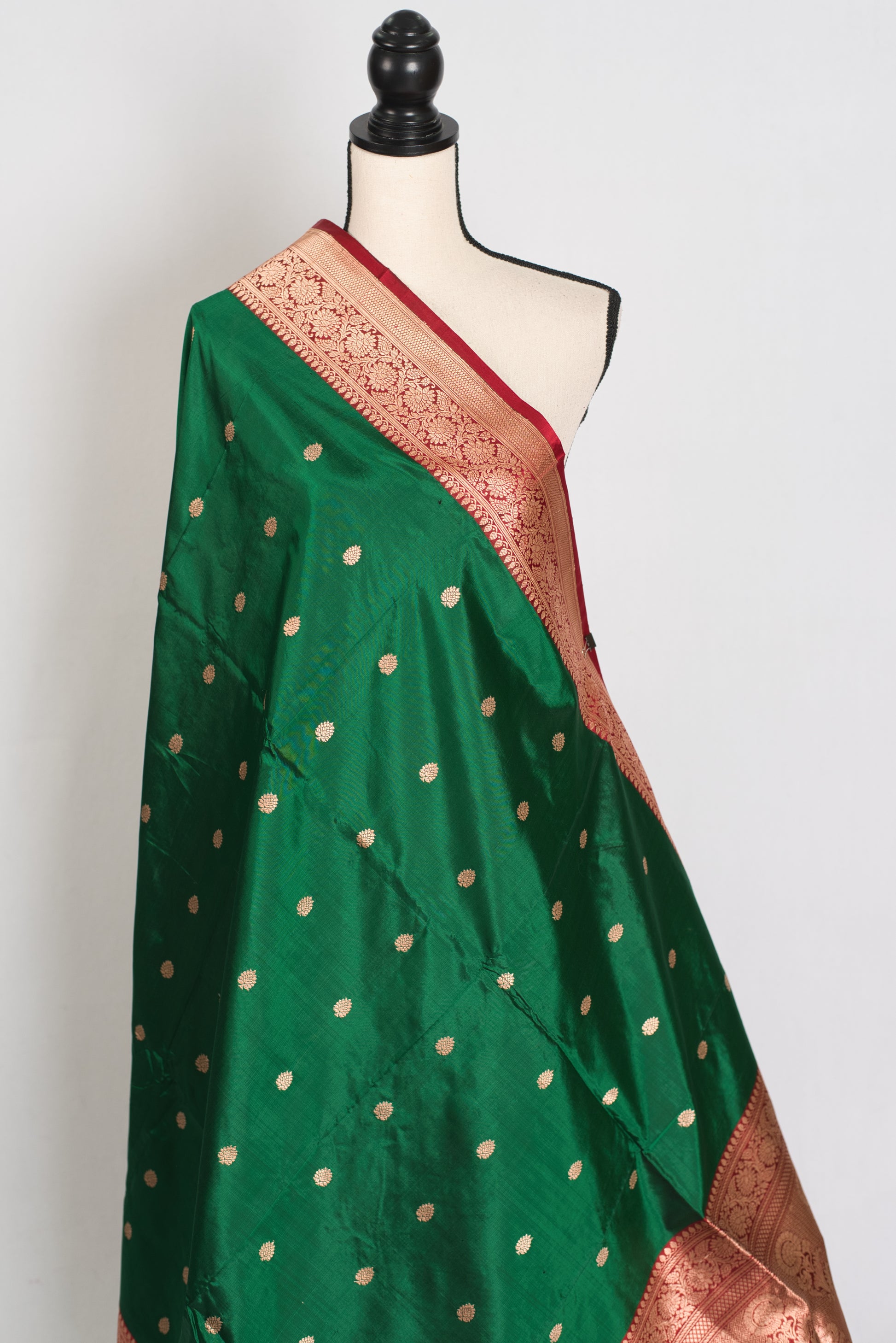 Saira : Certified Silk Banarasi Saree in Green and Dark Red image 4