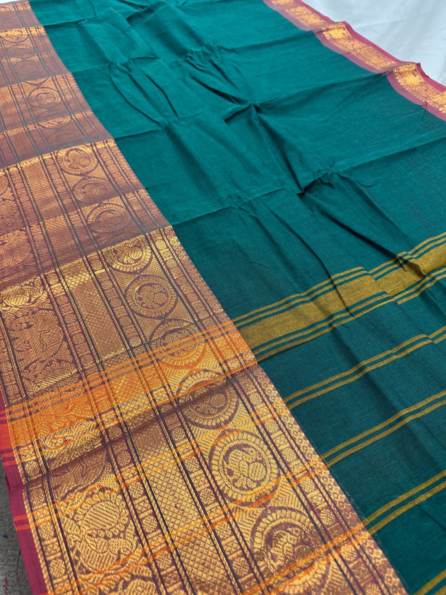 Gayetri : Handwoven Kanchi Cotton Saree in Peacock Green image 4