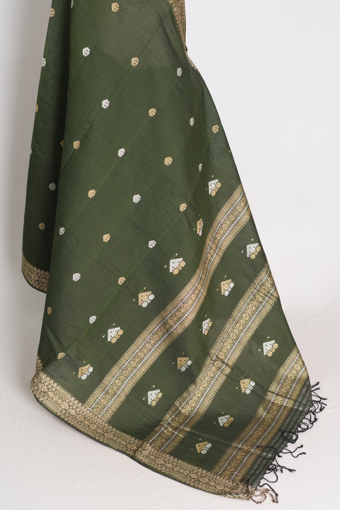 Mandira : Heena Green Pure Cotton Assamese Handloom Saree image 3