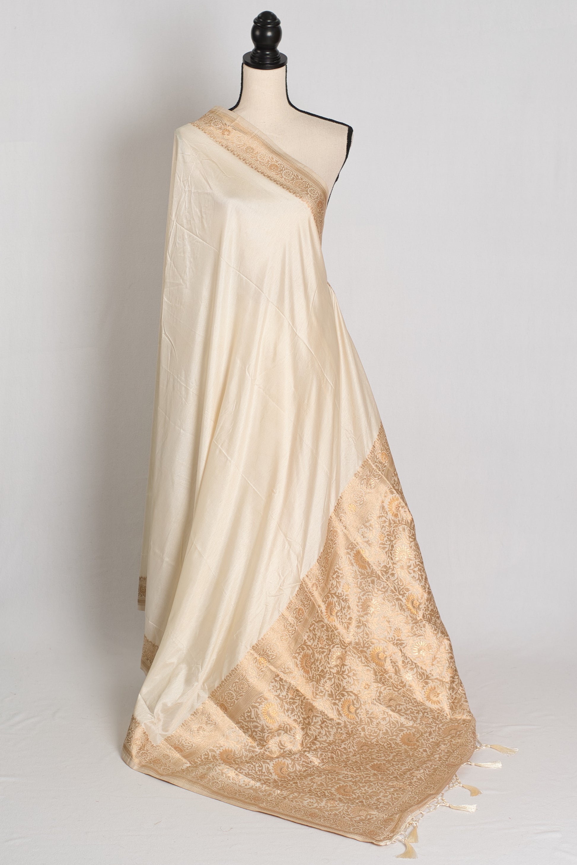 Snigdha : Budget Friendly Blended Valkalam Banarasi Saree in Cream and Gold image 1