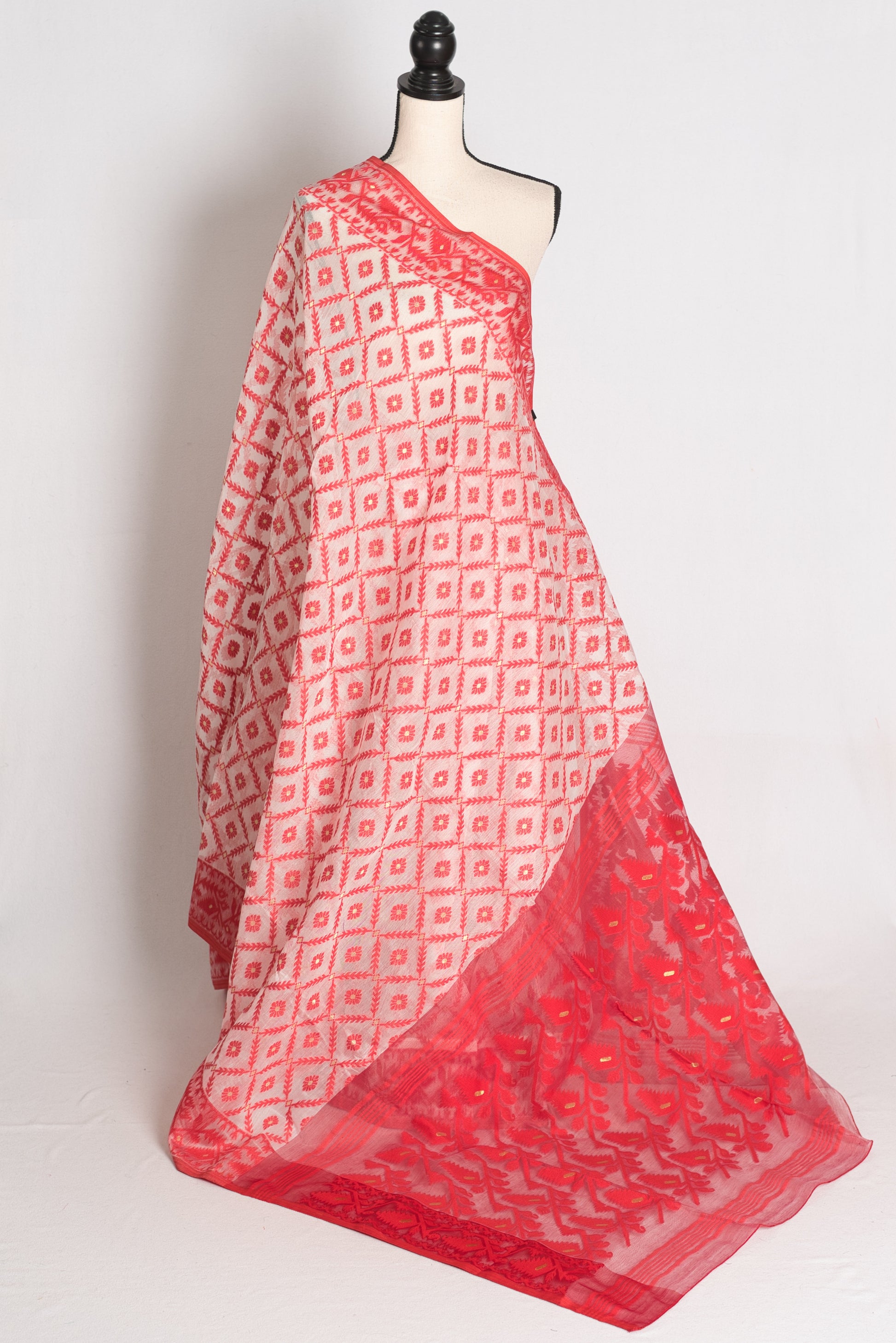 Ila : White and Red Blended Soft Cotton Bengali Jamdani Saree image 1