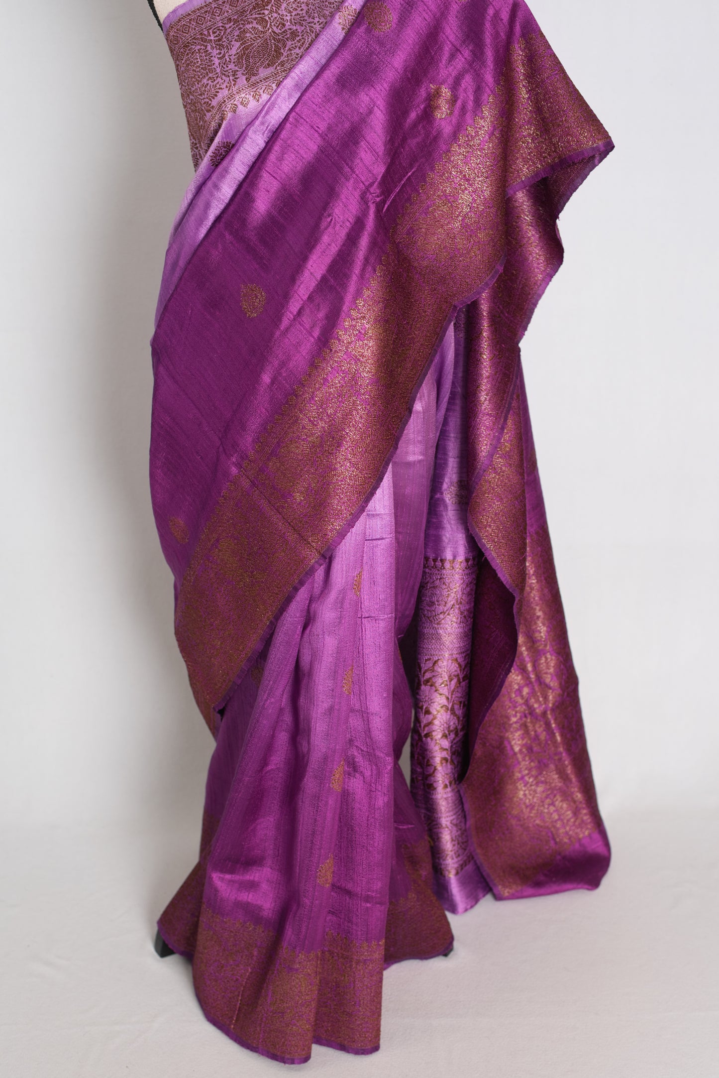 Gracy : Shades of Mauve Purple Ombre Hand Woven Raw Silk Banarasi Saree image 5