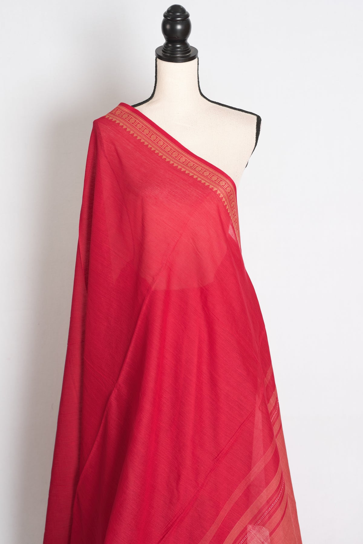 Rich Red Dhaniakhali saree — border detail