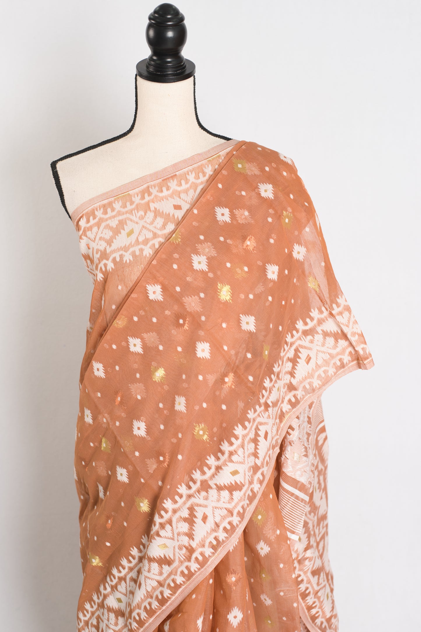 Girija : Brown and White Blended Soft Cotton Jamdani Bengali Saree image 2