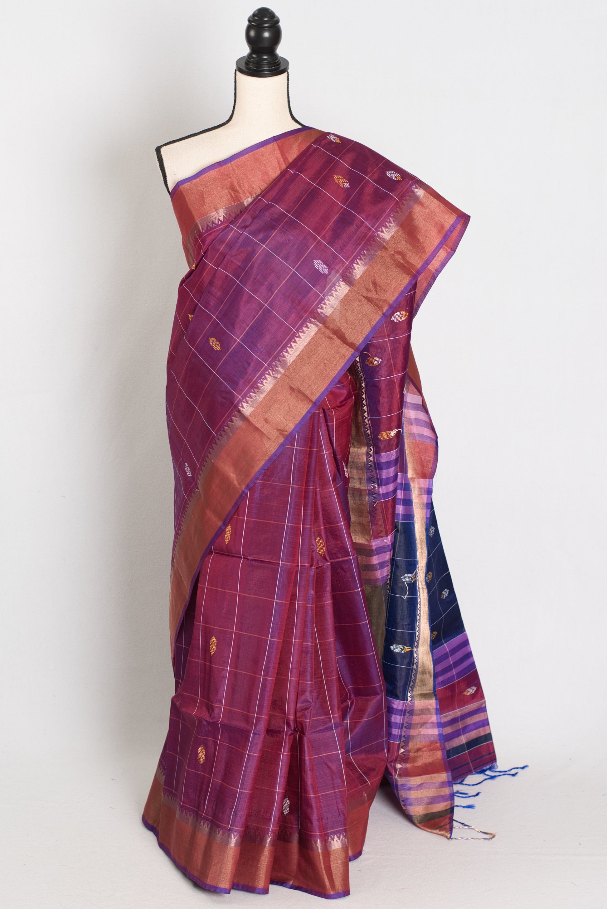 Parvati : Bishnupur Katan Silk Checks Kalakshetra Saree in Purple image 0