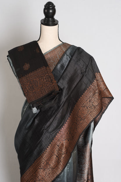 Nadia :Grey & Black Ombre Raw Silk Valkalam Banarasi Saree | Silk Mark Certified image 2