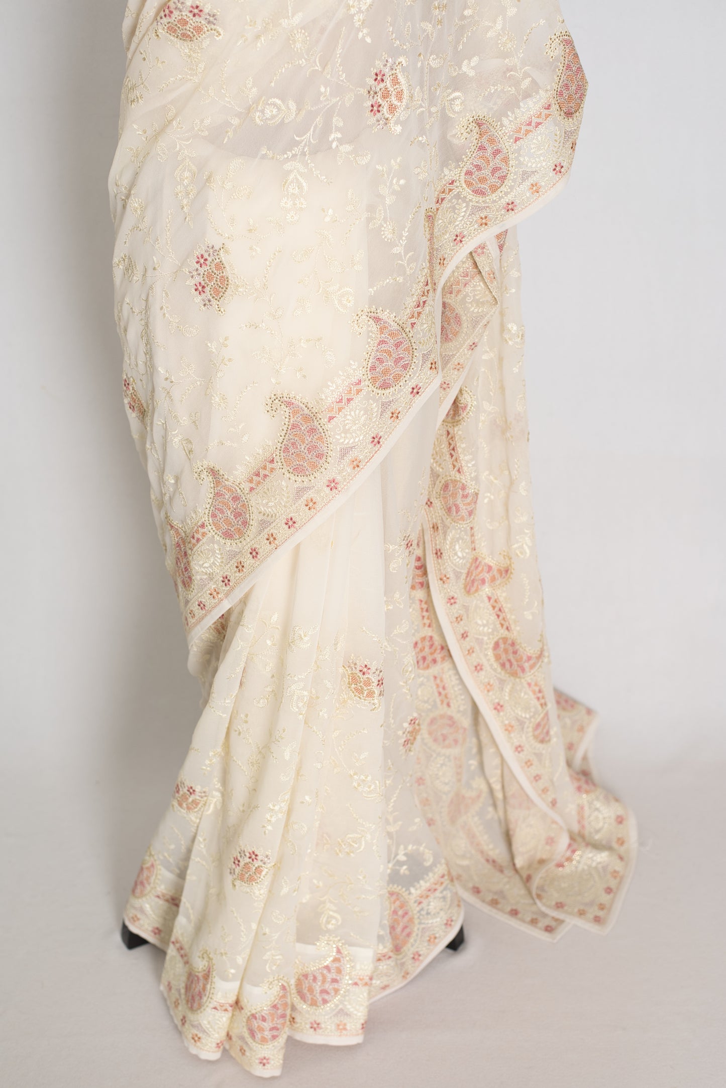Shaba : Off-White Georgette Embroidered Cocktail Partywear Saree image 5