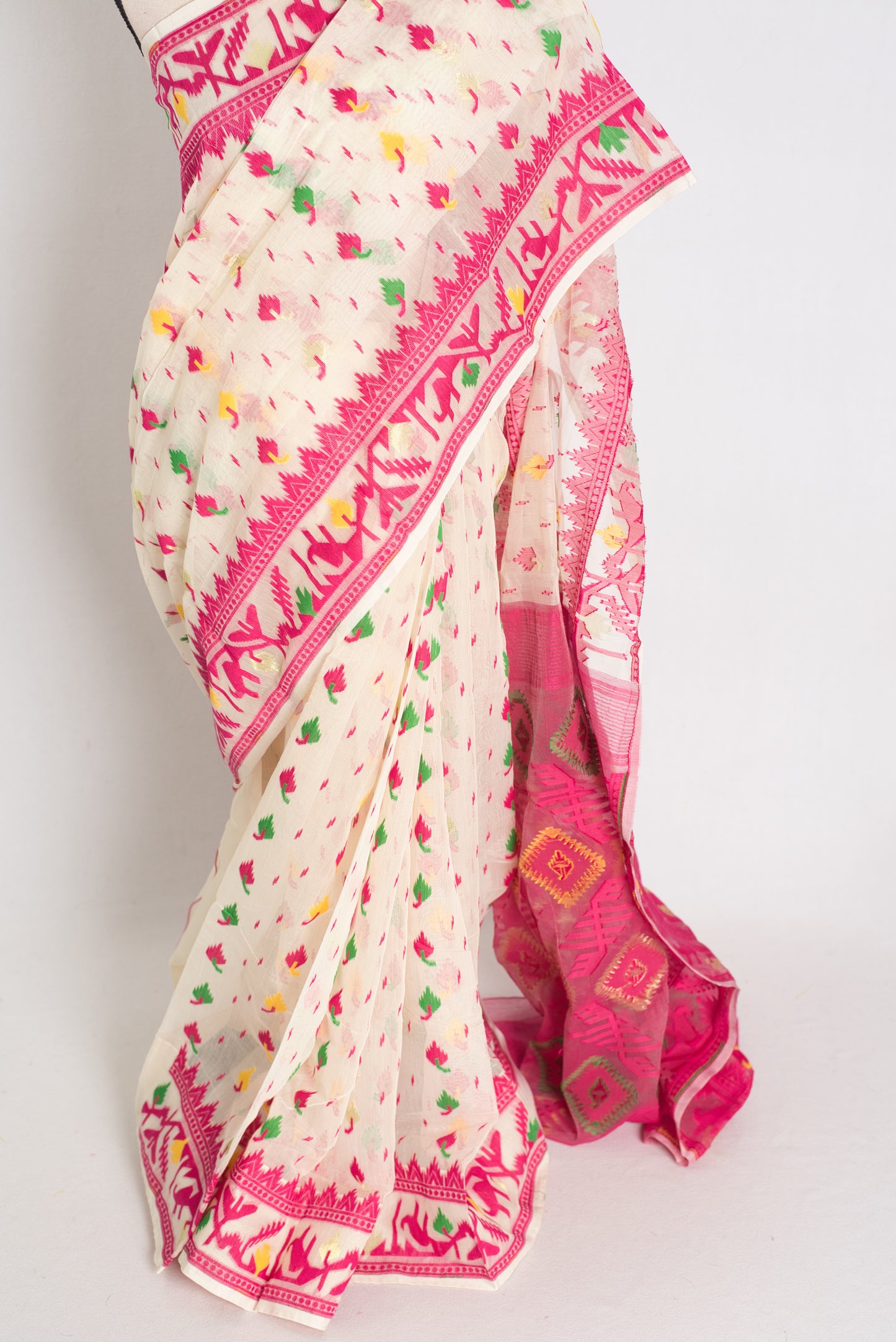 Mehuli | Cream and Pink Soft Cotton Traditional Bengali Jamdani Saree image 6