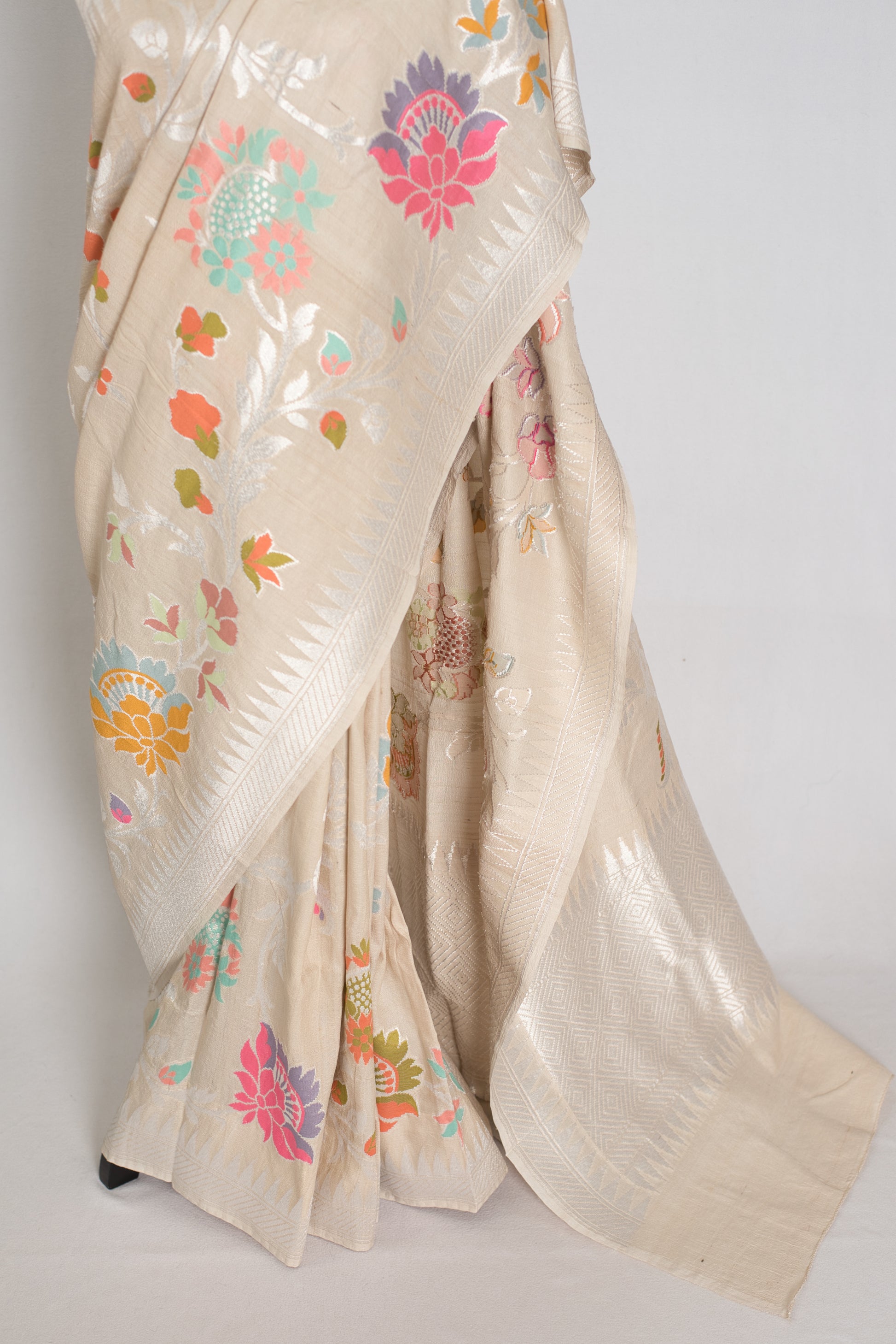 Nidhi : Beige & Silver Tussar Georgette Banarasi Saree with Minakari Florals image 5