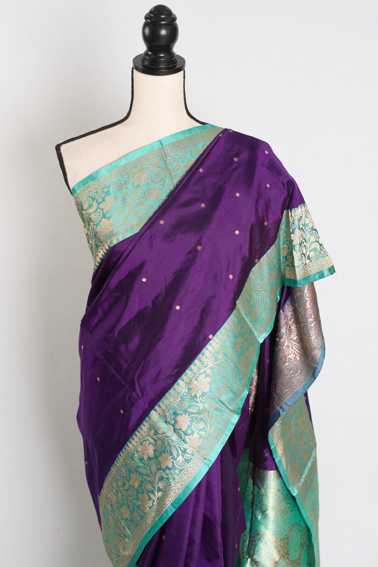 Mili : Silk Mark Certified Katan Banarasi Saree in Purple and Sea Green image 6