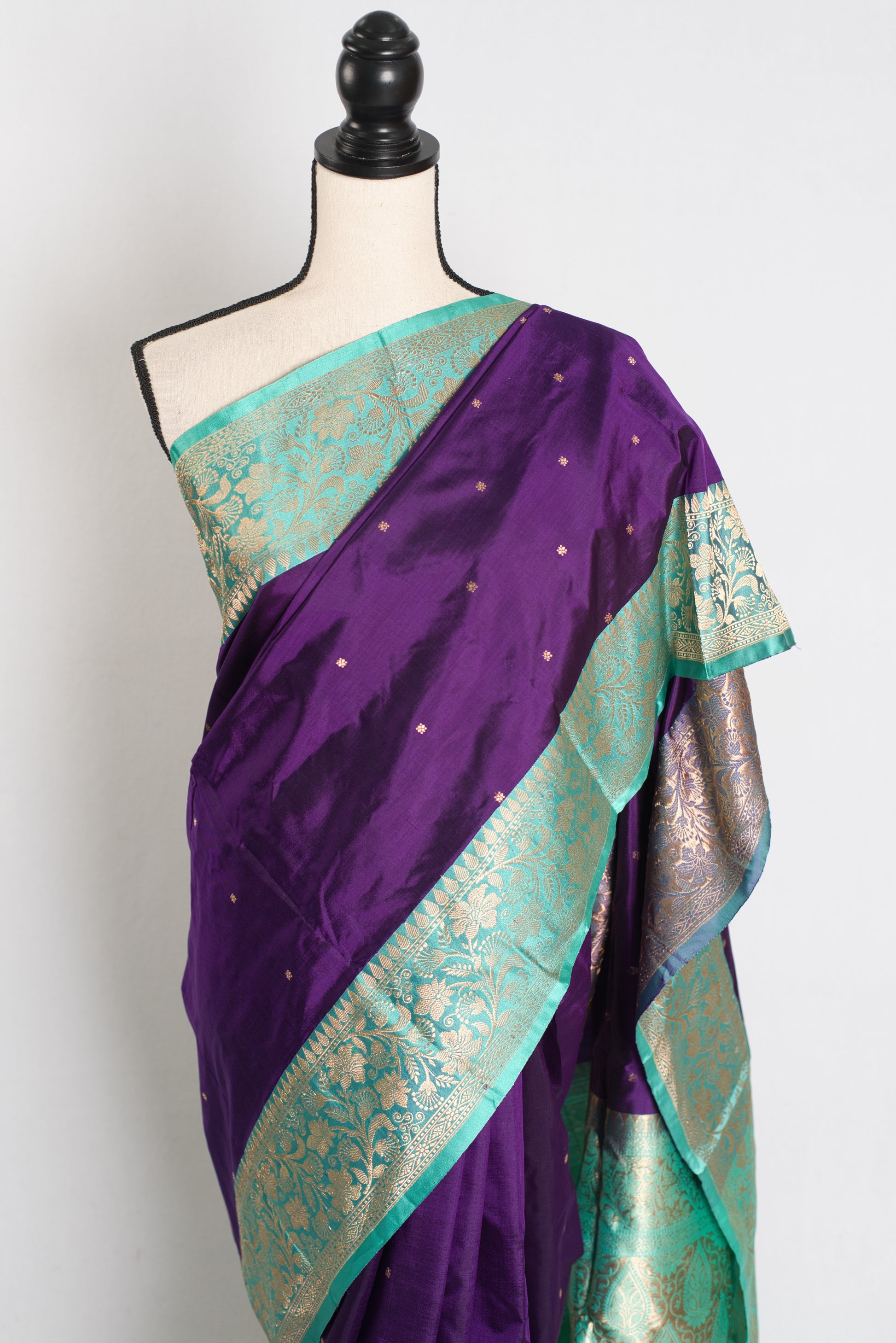 Mili : Silk Mark Certified Katan Banarasi Saree in Purple and Sea Green image 6