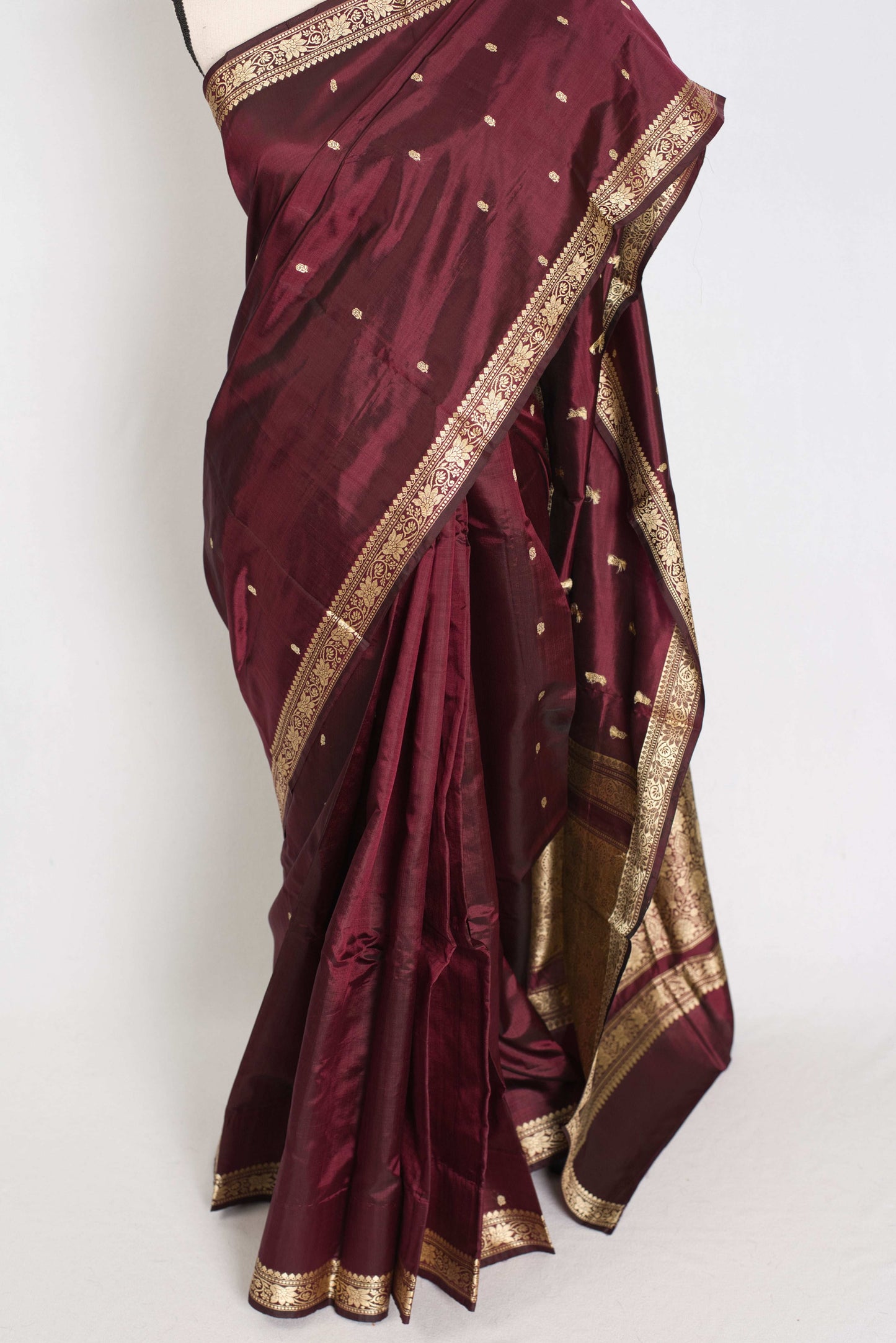 Noori : Certified Silk Burgundy Banarasi Katan Silk Saree with Resham Work image 5