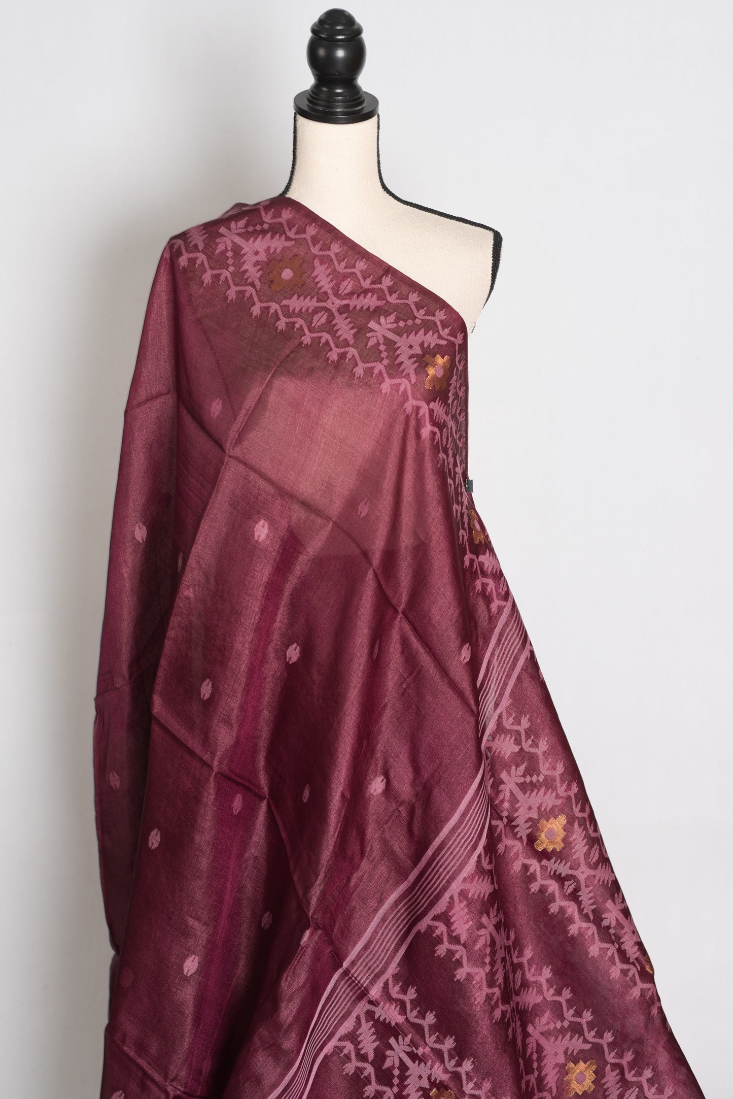 Ila : Burgundy Bengal Tussar Jamdani Silk Saree | Silk Mark Certified image 4