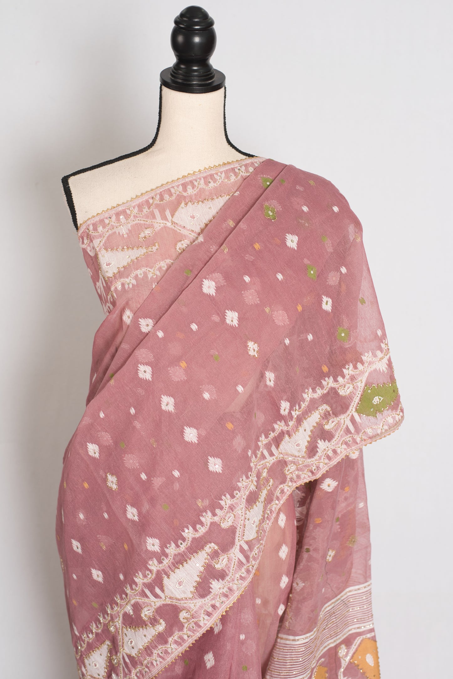 Bithi : Unique Pastel Purple and White Blended Cotton Jamdani Saree image 5