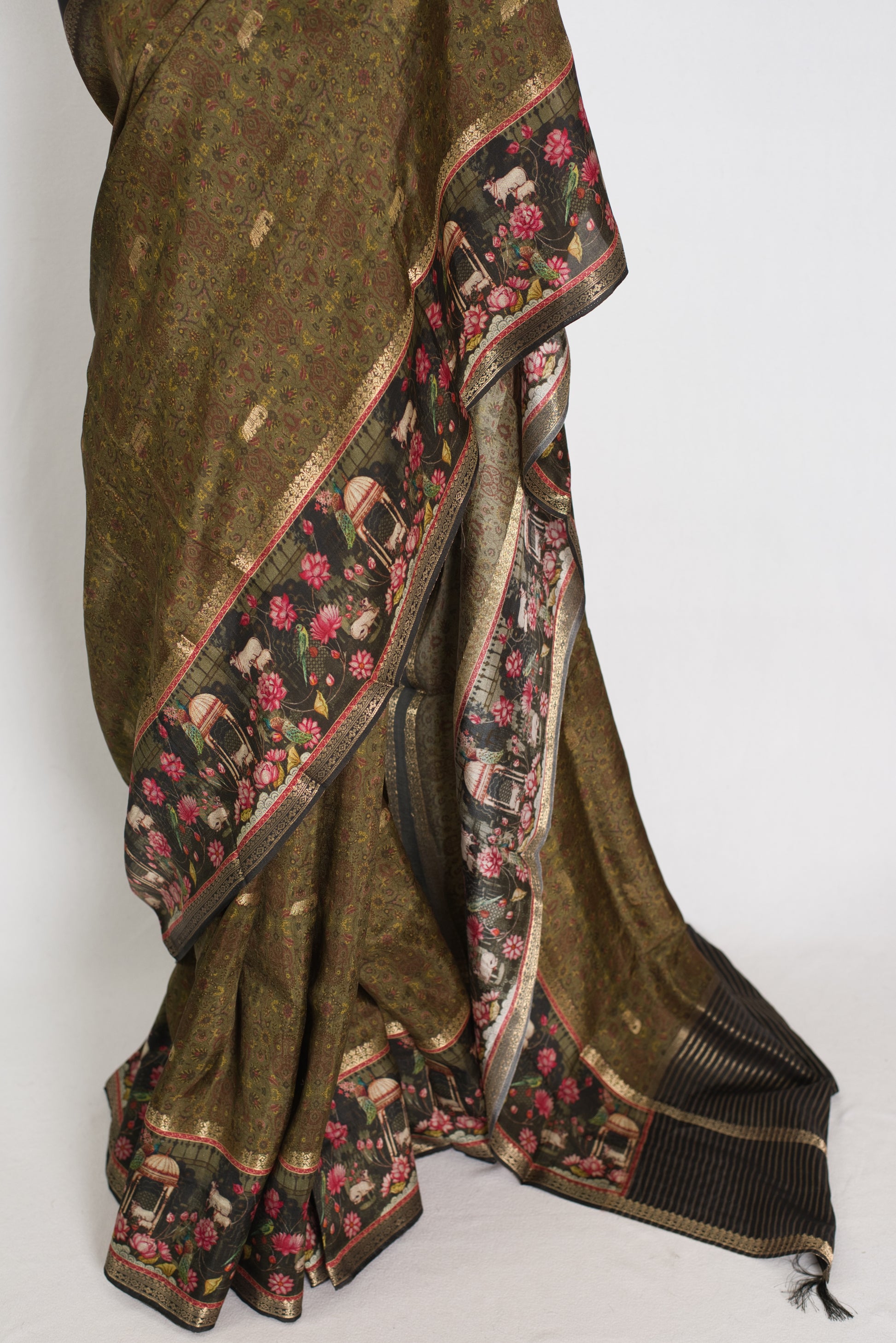 Dilshad | Henna Green Dola Silk Banarasi Saree | Perfect for Mehendi Ceremony image 5