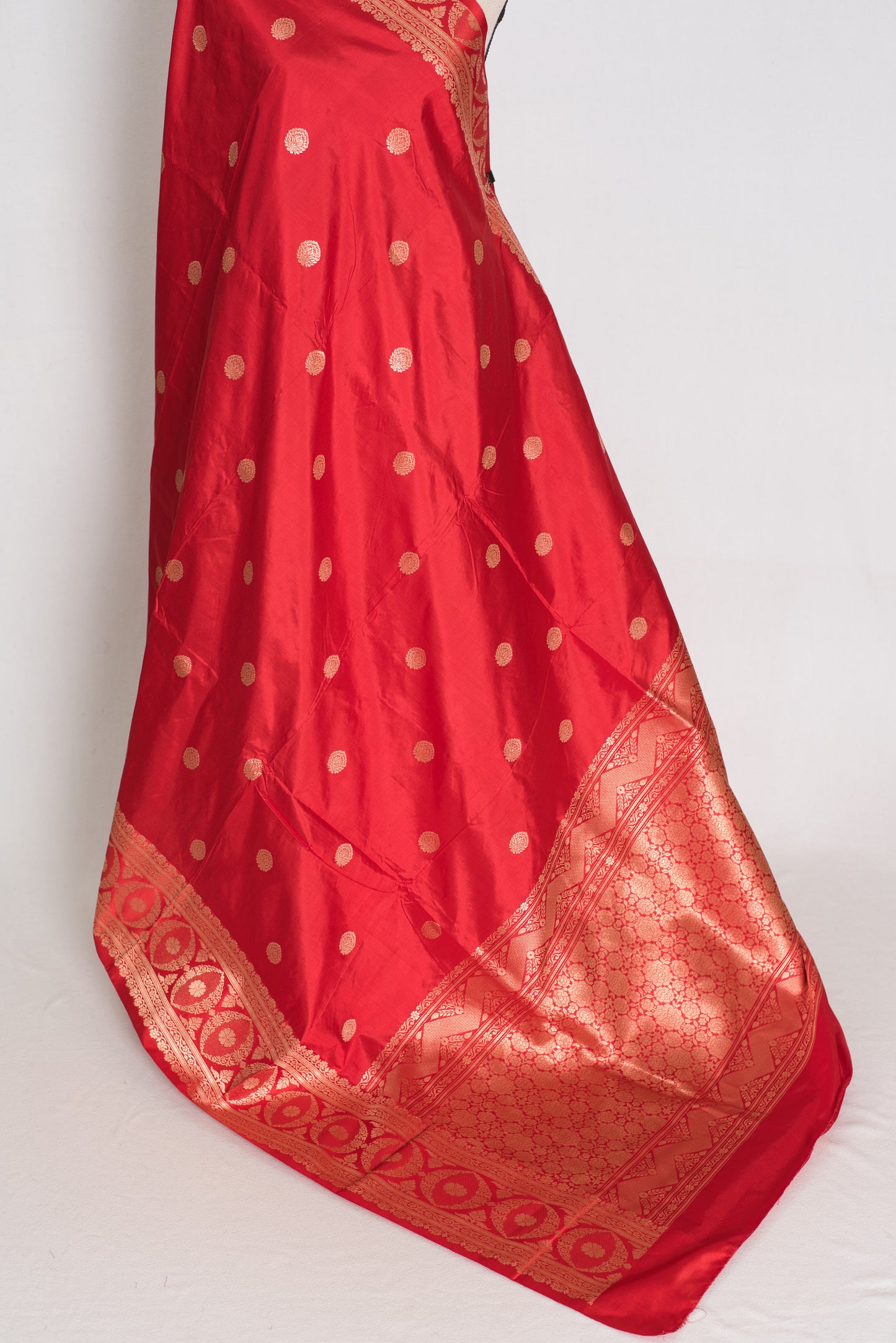 Radha : Red and Gold Handwoven Pure Silk Bridal Banarasi Saree | Silk Mark image 3