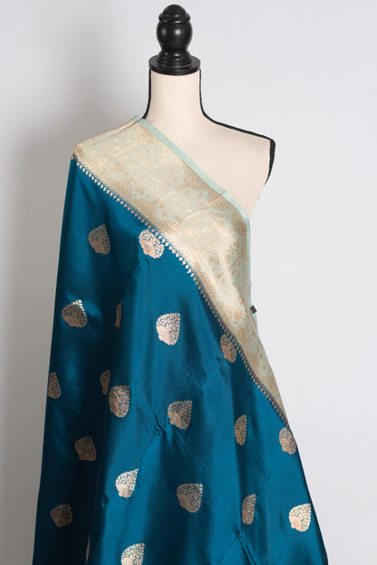 Jugagni: German Blue and Sea Green Mango Silk Banarasi Saree image 3
