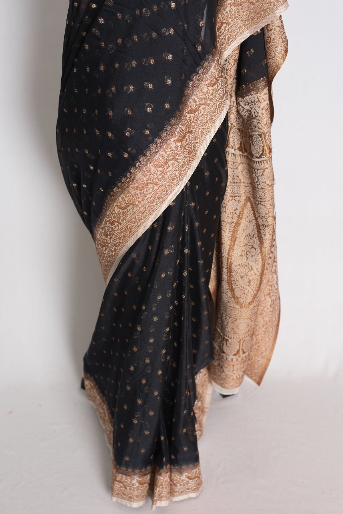 Diya: Black and White Semi Georgette Banarasi Saree image 5