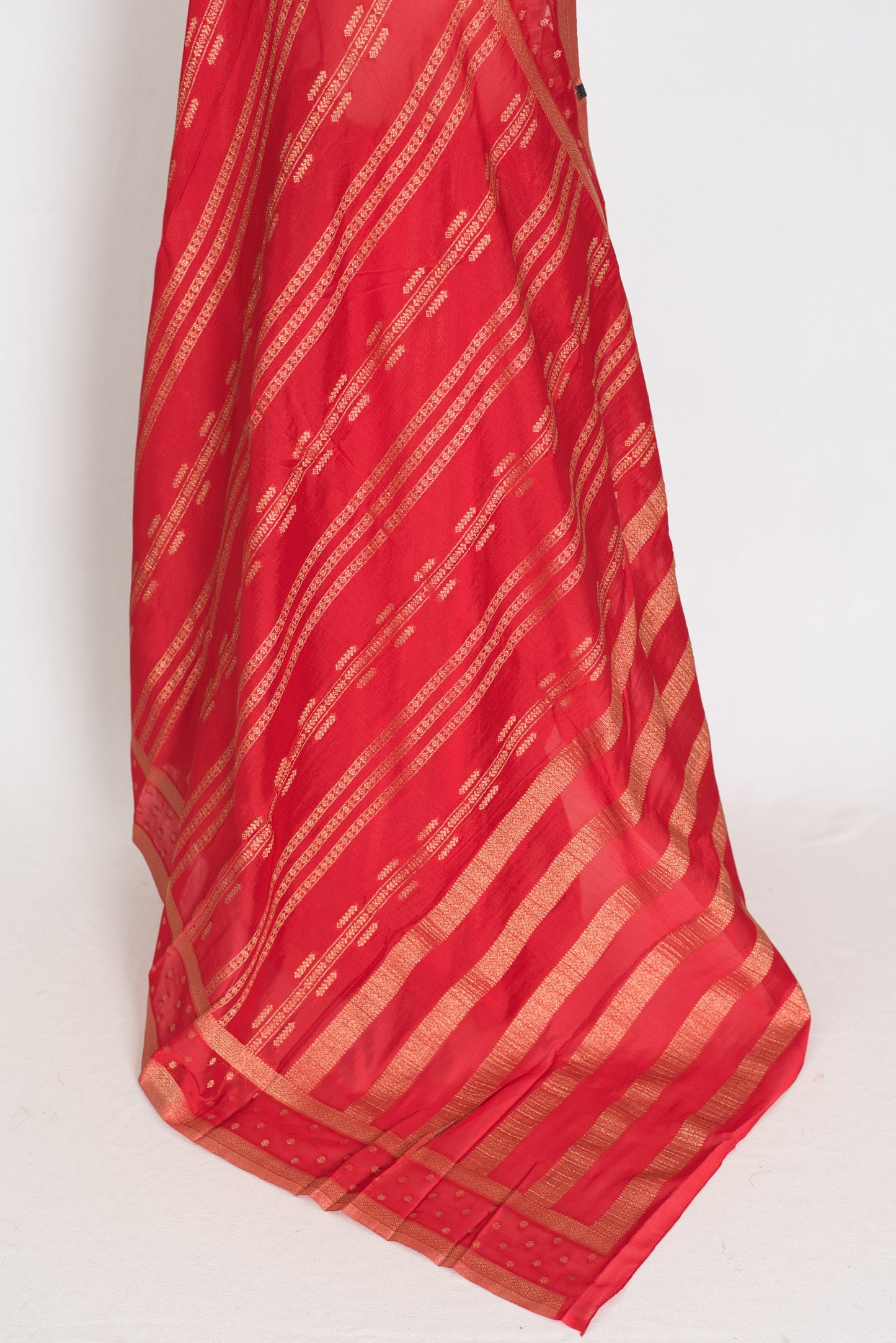 Naheed: Red Semi Georgette Banarasi Saree | Lightweight Bollywood Style image 3