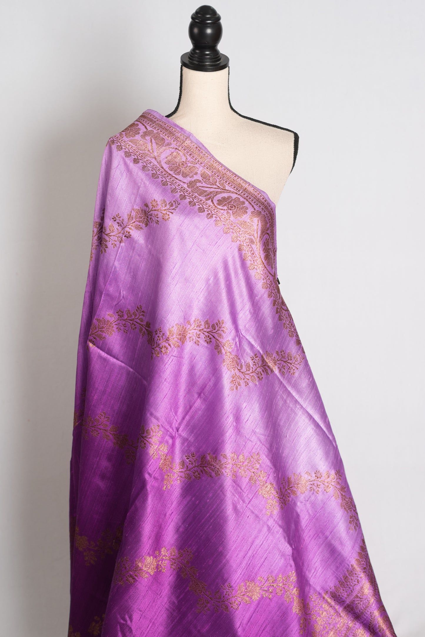 Siya : Mauve and Purple Ombre Raw Silk Handloom Banarasi Saree | Silk Mark image 5