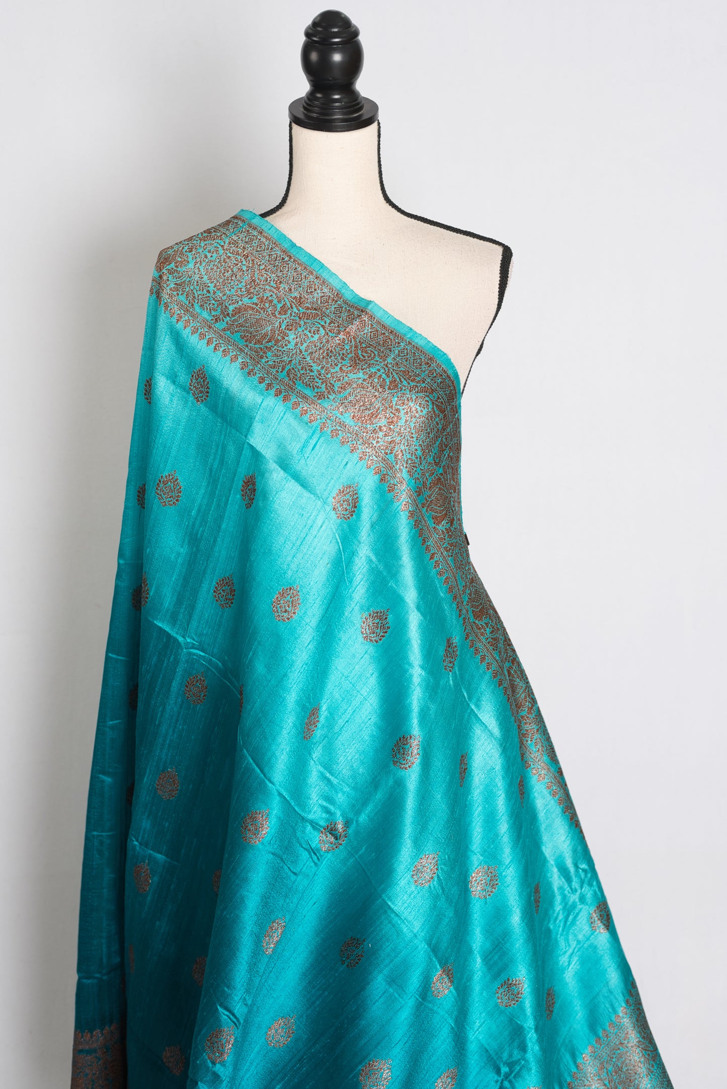 Divya : Ombre Shades of Blue Handwoven Pure Raw Silk Banarasi Saree image 4