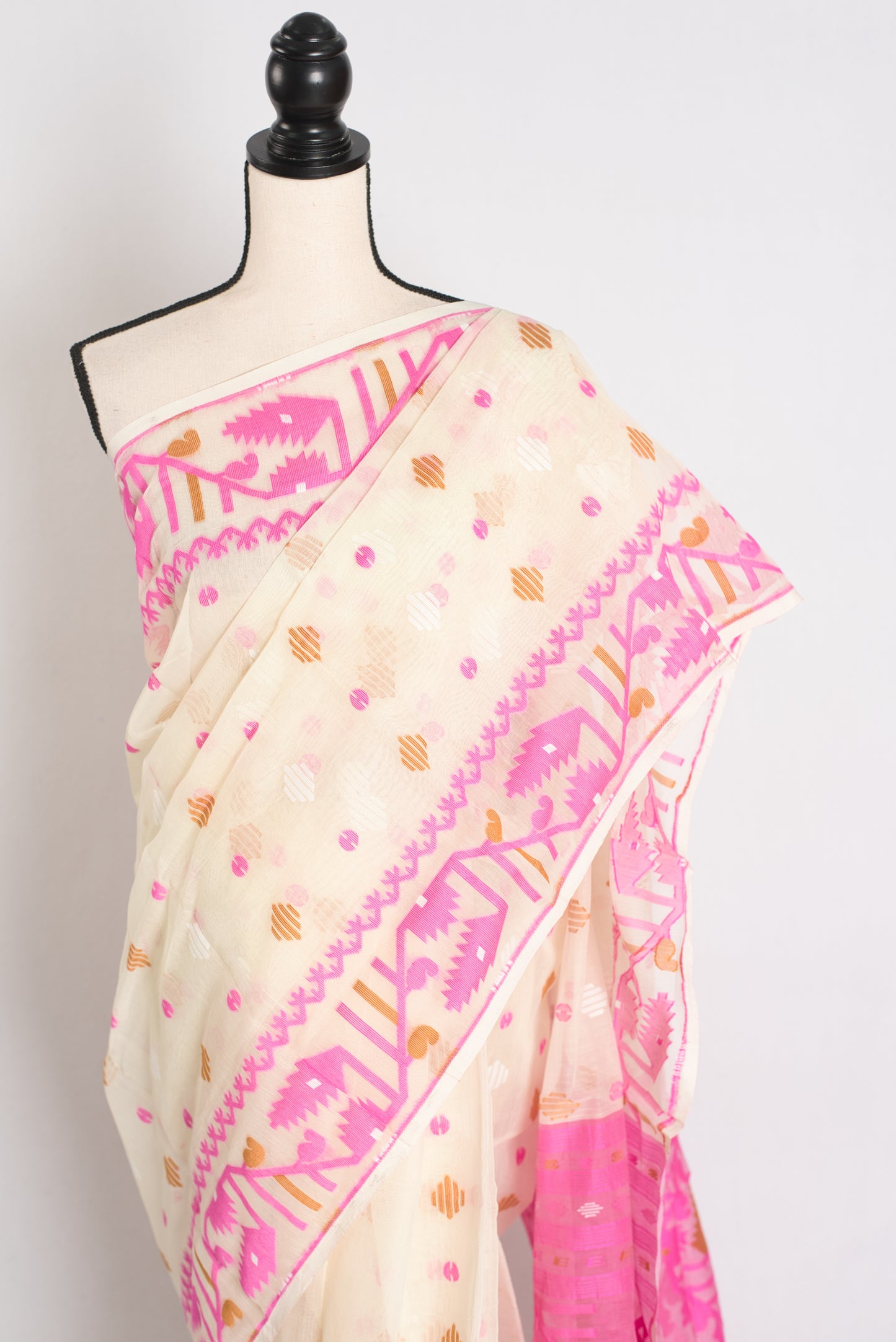 Soma : Off White and Pink Blended Soft Cotton Jamdani Bengali Saree image 5