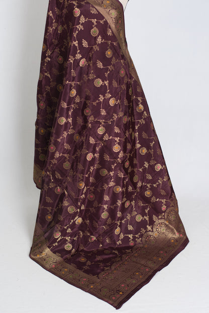 Ajanta : Semi Crepe Silk Jaal Banarasi Saree in Brown and Gold image 3
