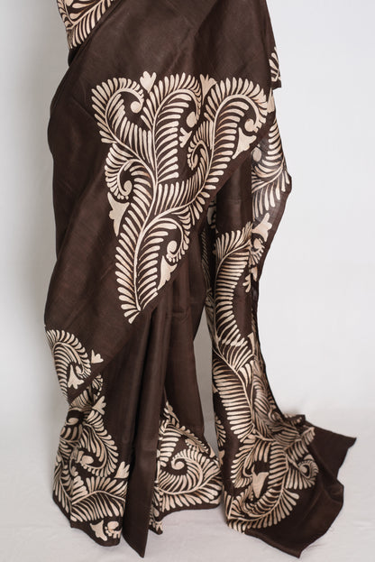 Gayetri : Coffee Brown Hand Batik Pure Murshidabad Silk Saree | Silk Mark image 6