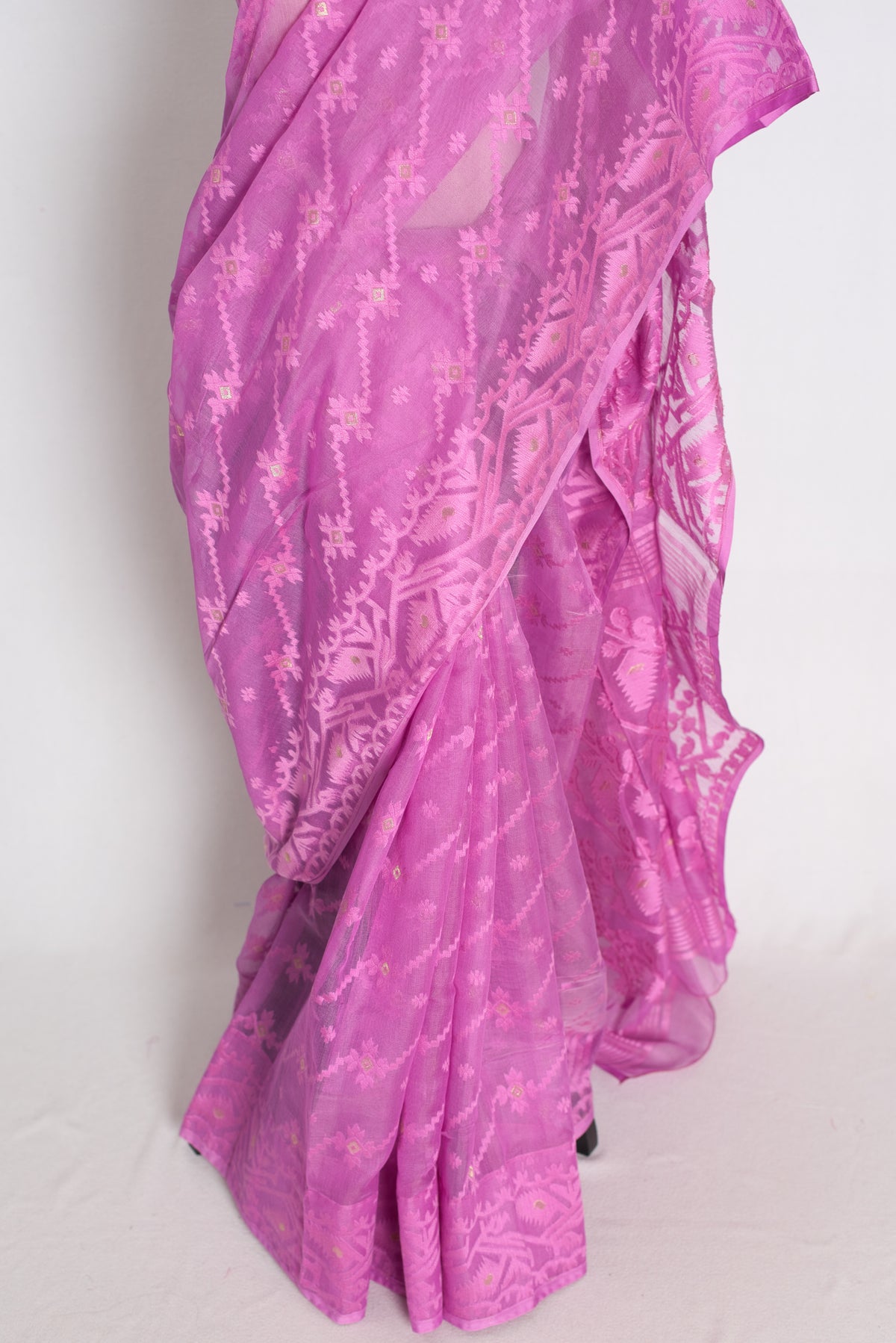 Sree : Lilac Soft Blended Cotton Jamdani Saree from Bengal image 5
