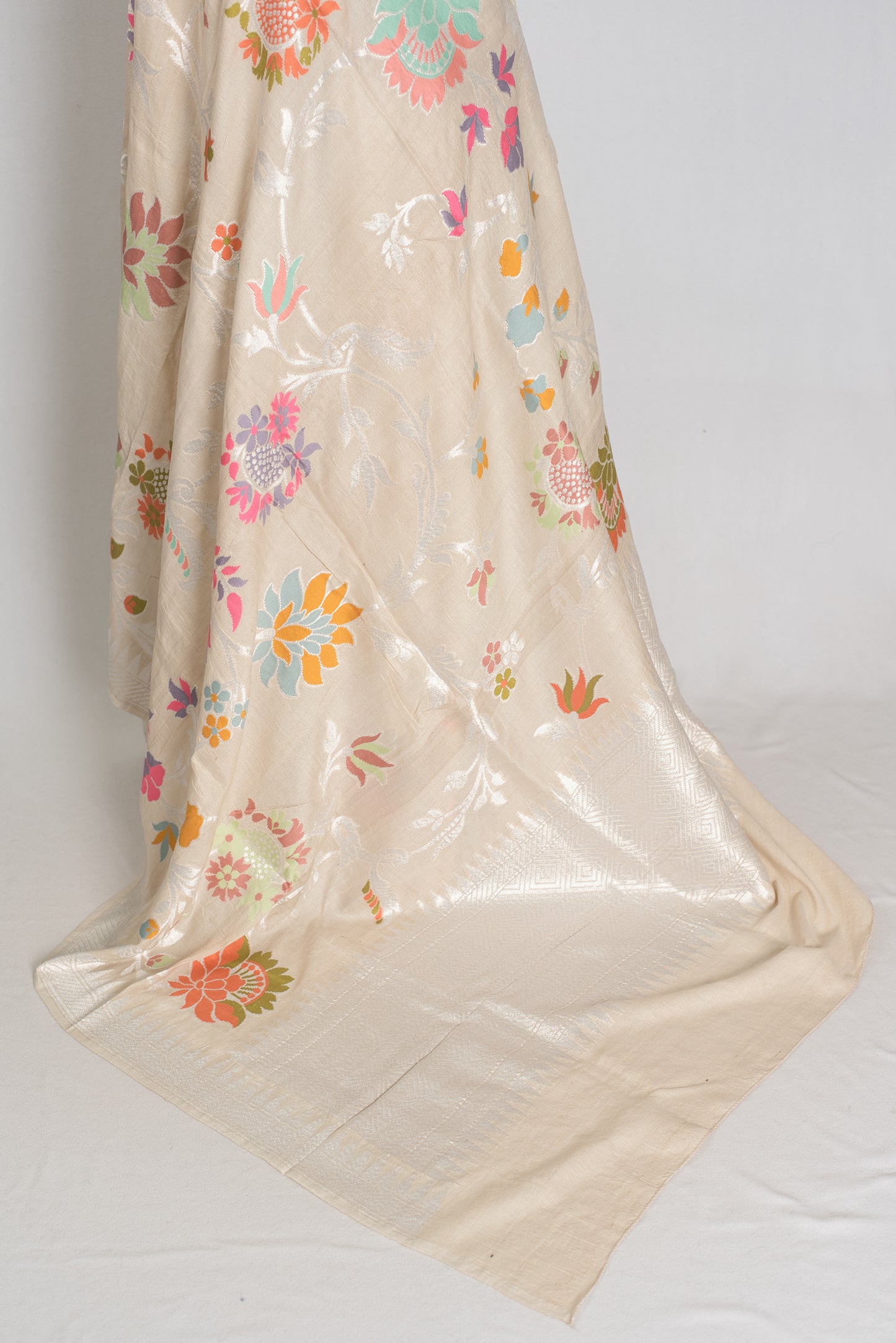 Nidhi : Beige & Silver Tussar Georgette Banarasi Saree with Minakari Florals image 3