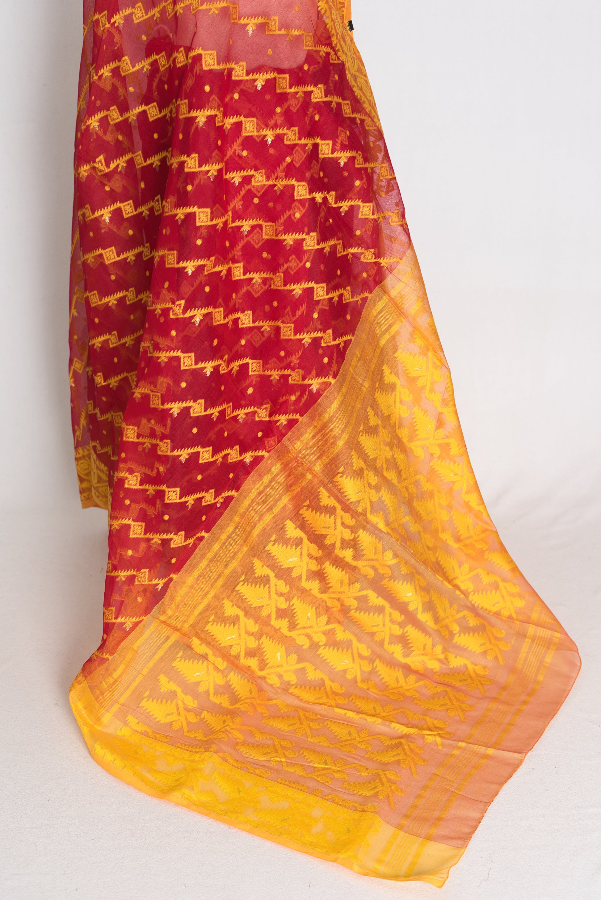 Devi : Red and Yellow Soft Blended Cotton Jamdani Saree image 4