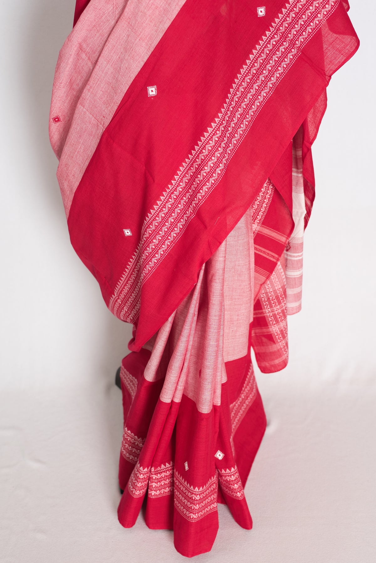 Rashi: Red and Pink Dhaniakhali Soft Cotton Bengali Traditional Saree image 5