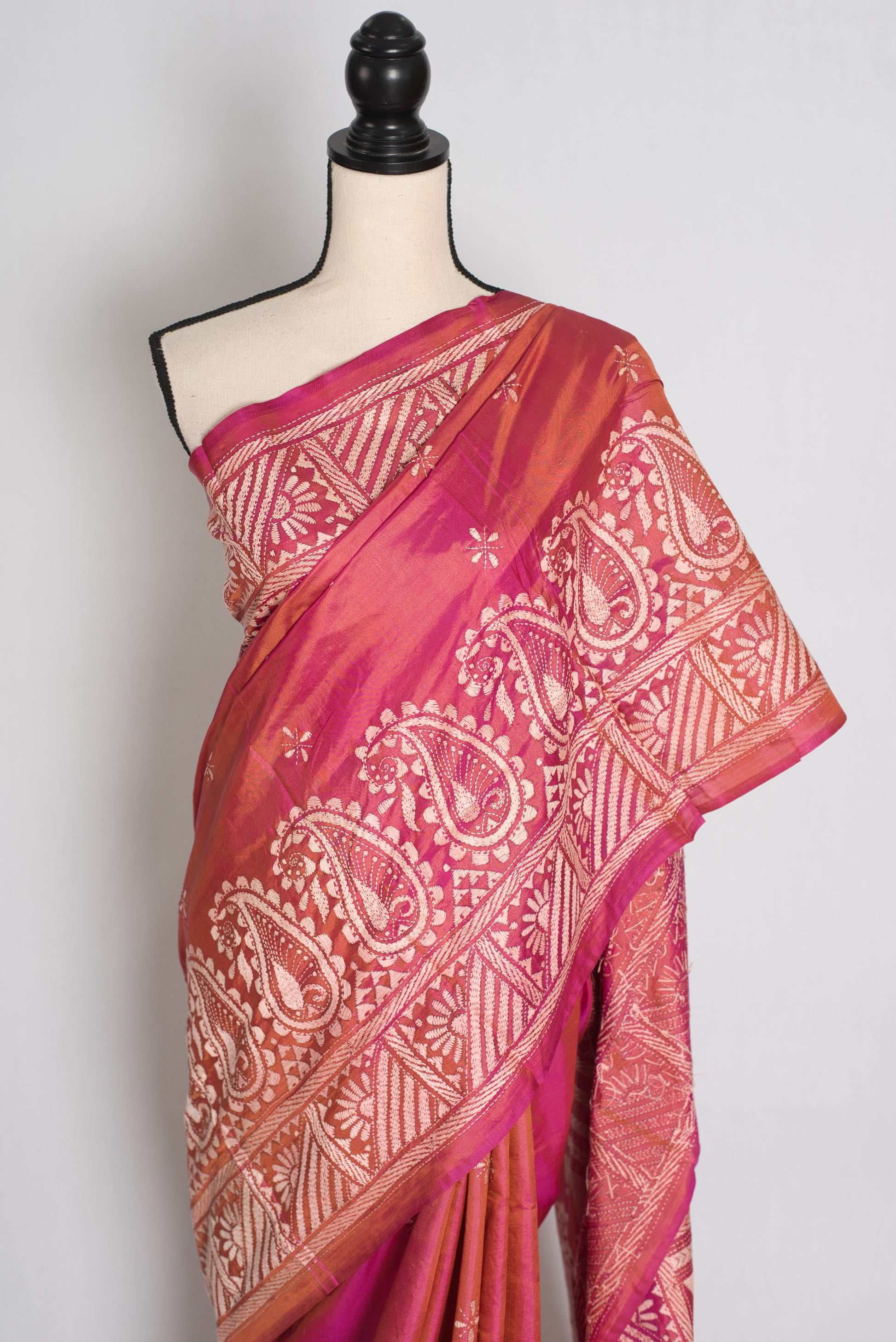 Mitra : Coral Pink Hand Embroidered Kantha Stitch Pure Bangalore Silk Saree image 5