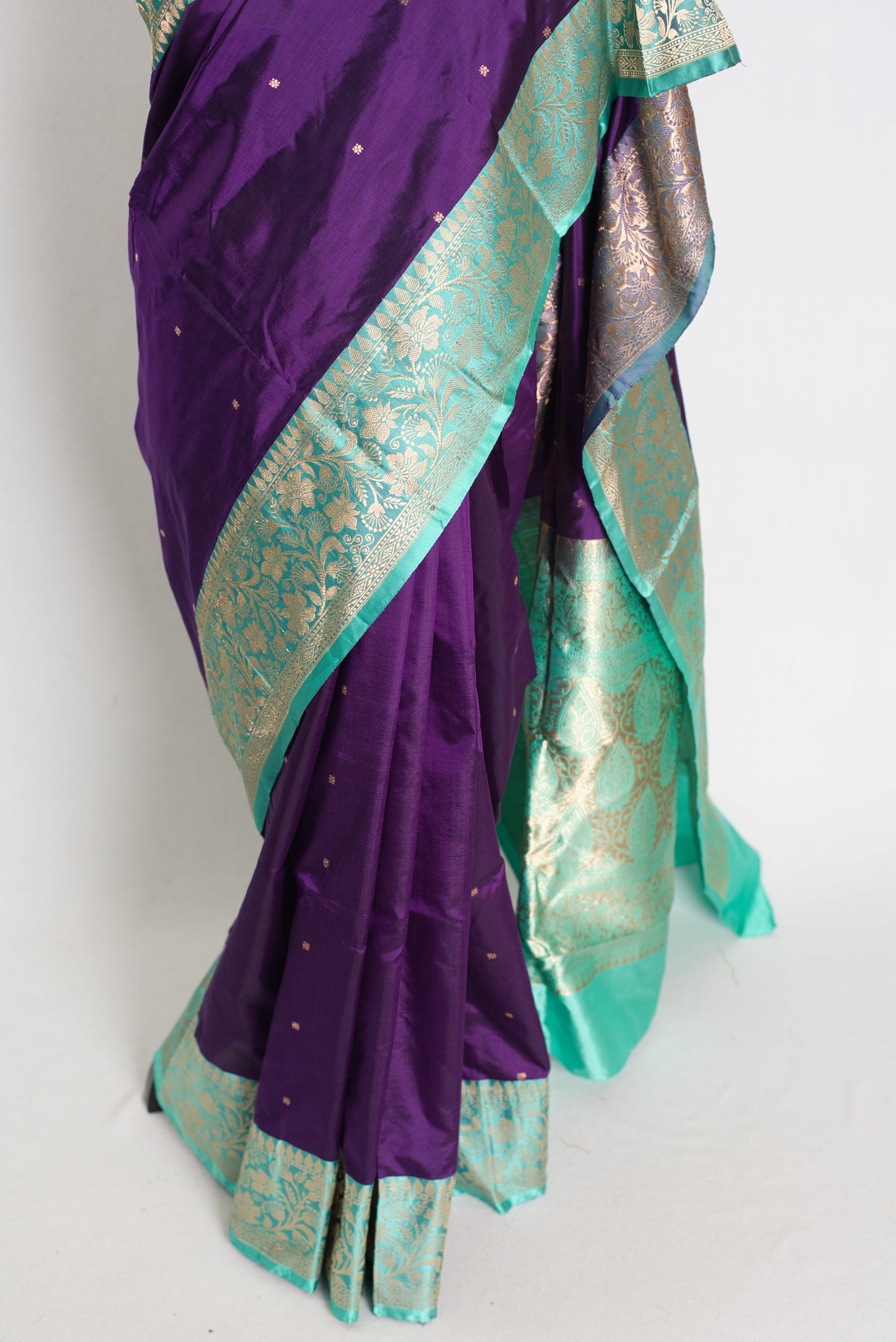 Mili : Silk Mark Certified Katan Banarasi Saree in Purple and Sea Green image 5