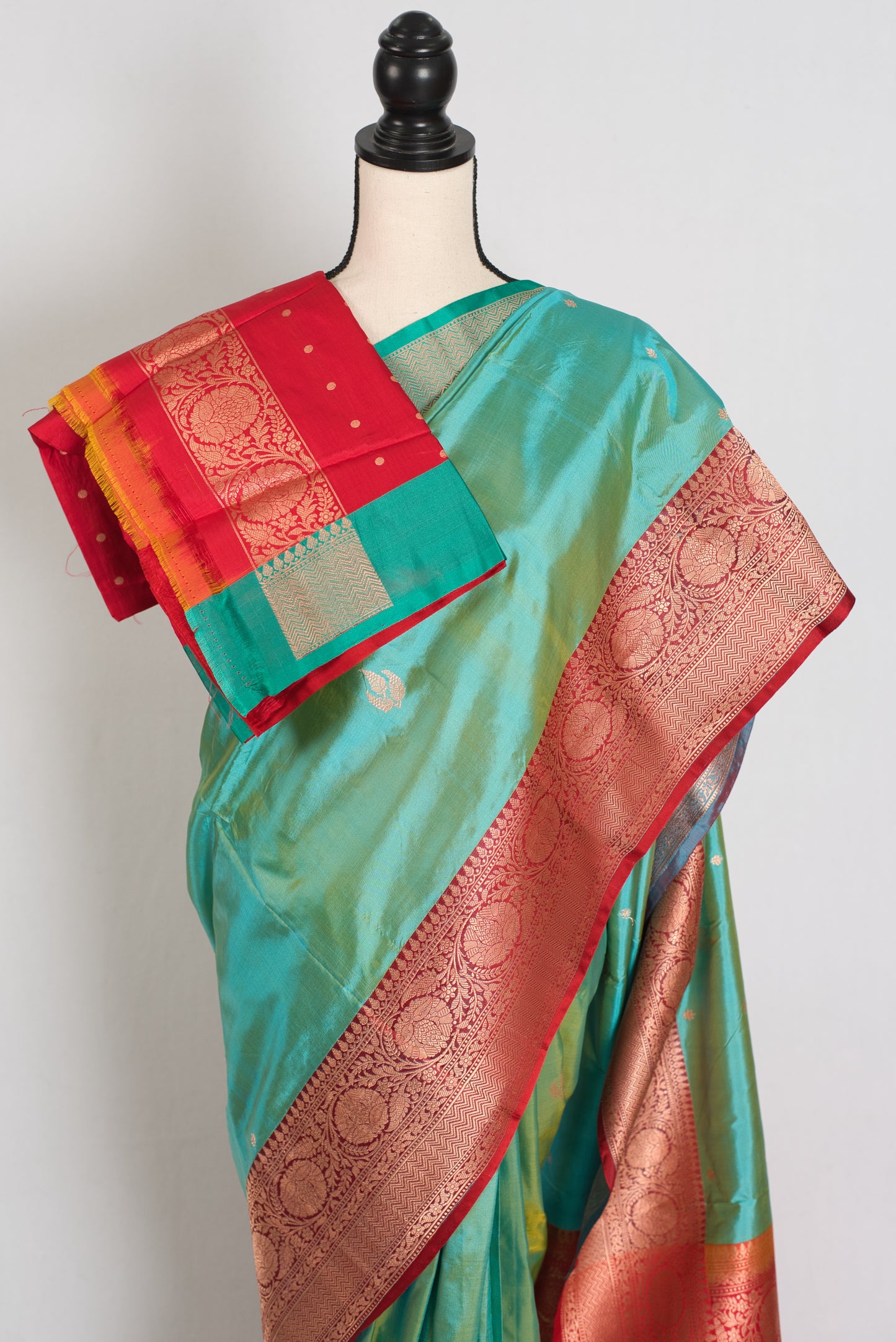Nandini | Sea Green & Red Ganga Jamuna Border Banarasi Silk Saree image 3