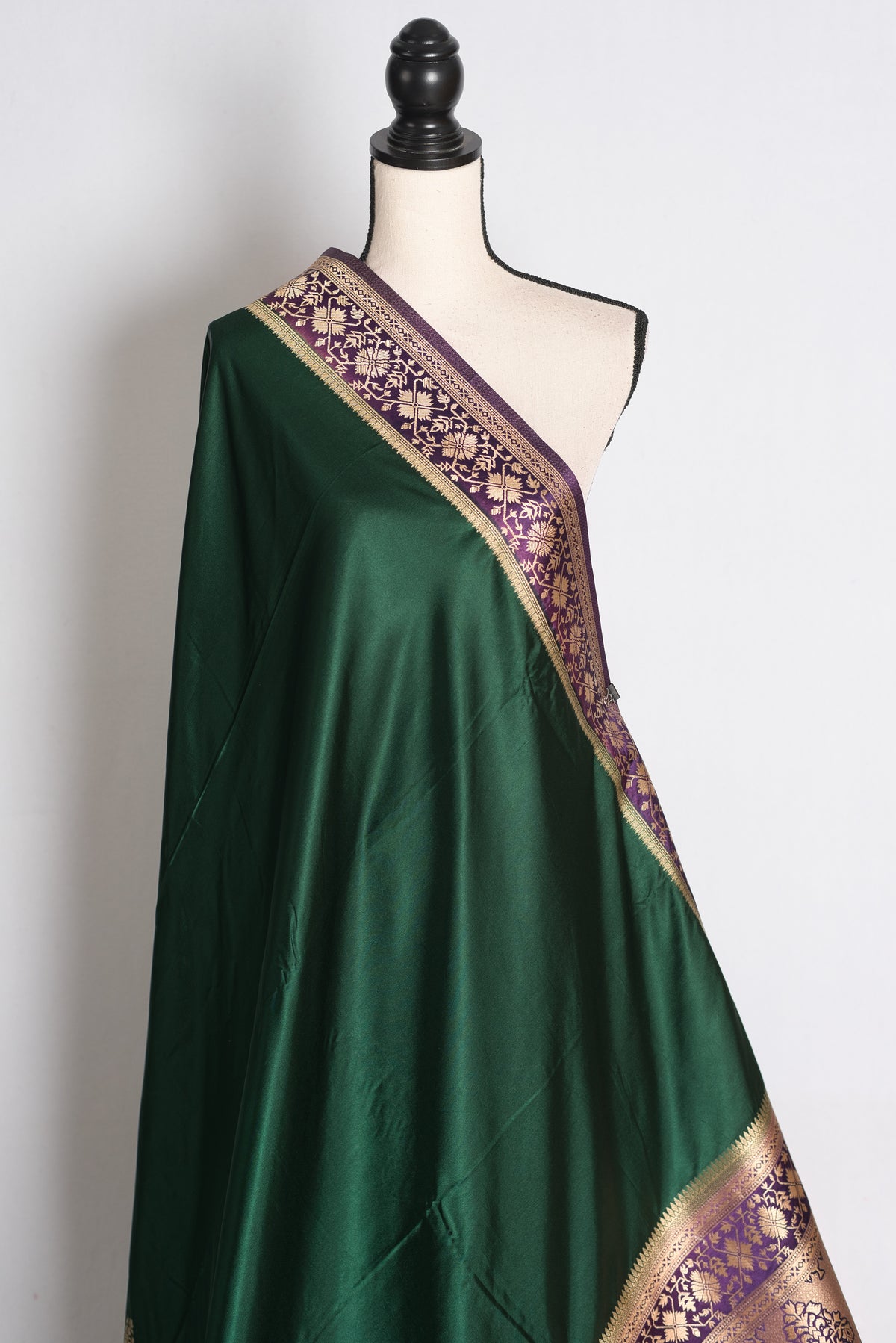 Soi: Bottle Green Semi Mashru Valkalam Banarasi Saree with 40 Size Blouse image 6