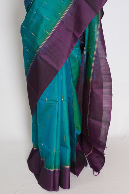 Neha : Peacock Green Dual-Tone Kanjivaram Silk Saree with Dark Purple image 5