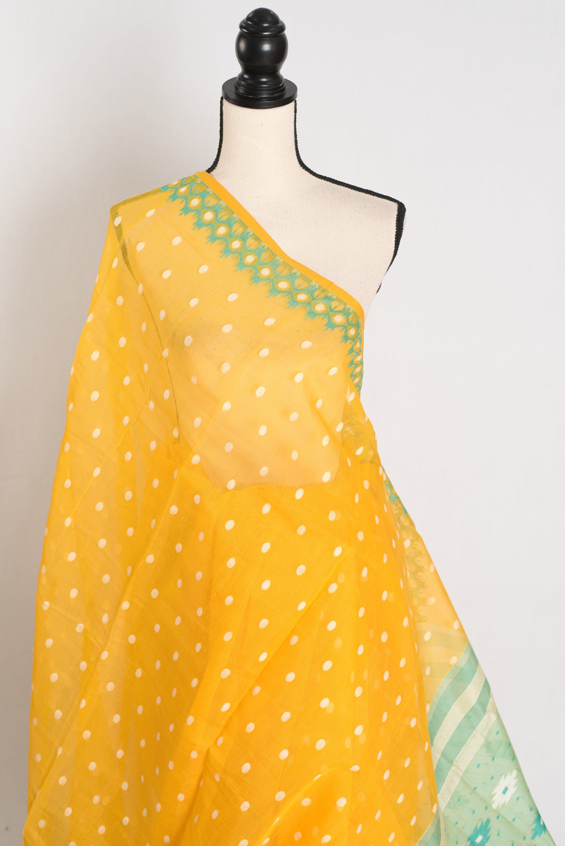 Gayetri : Yellow and Green Blended Soft Cotton Jamdani Bengali Saree image 4