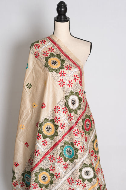 Koli: Beige Hand-Embroidered Kantha Stitch Gachi Tussar Silk Saree image 5