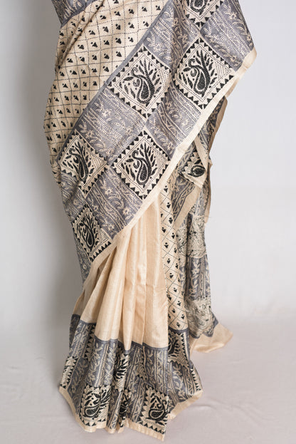 Rhythm : Beige Hand Embroidery Kantha Stitch Gachi Tussar Silk Saree image 5