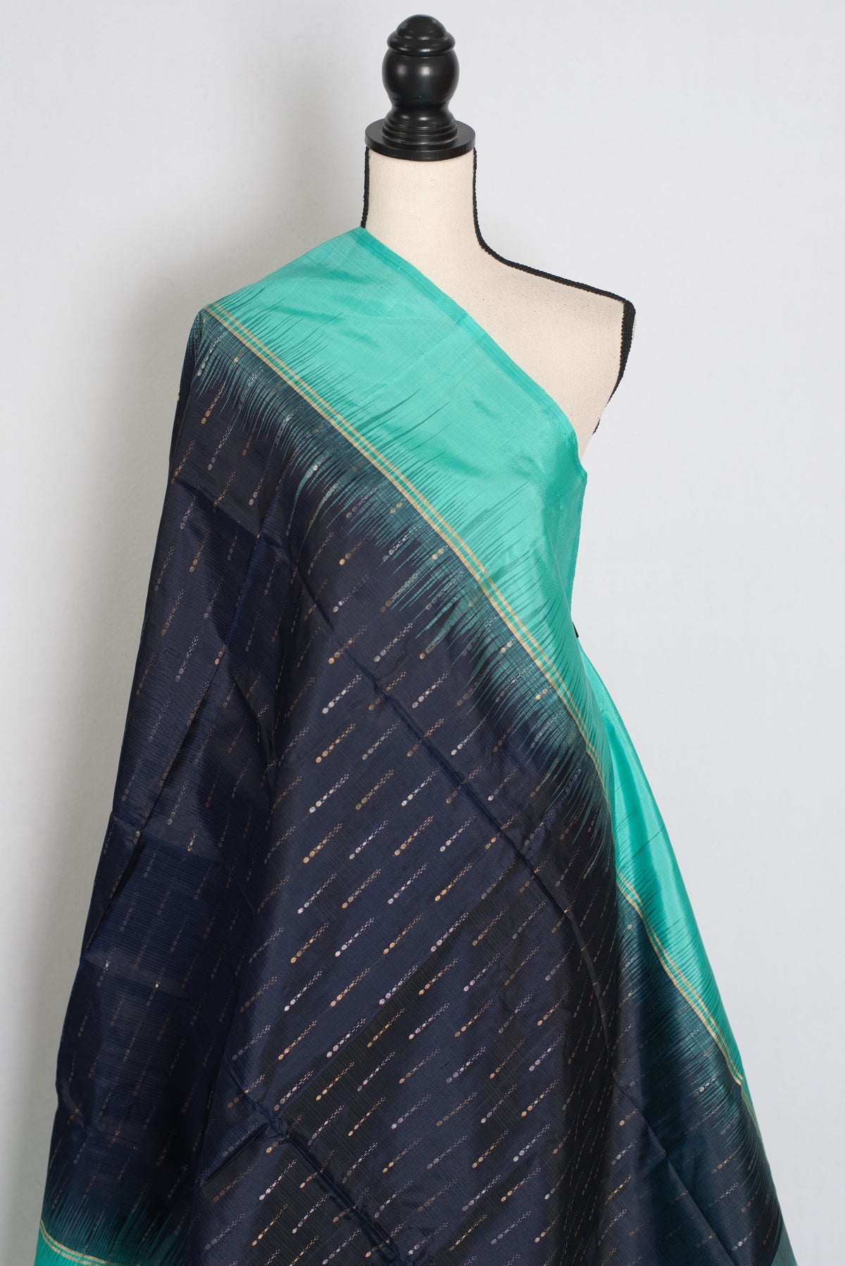 Shanti : Midnight Blue & Turquoise Pure Silk Kanjivaram Saree image 4